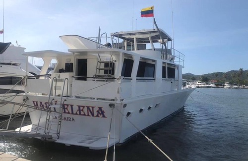 La Tortuga Boat Rental | "explora la Aventura: Camping de Playa Isla La Tortuga ¡vive la Magia del Mar !"