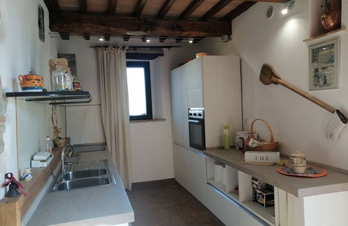 Montenero House | Vecchio Casale Quercetino: Tuscany Vacation rentals 7pl countryside, park, pool