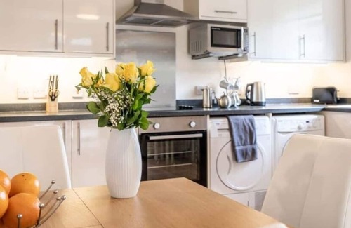 Shanklin Apartment | Vectis Holiday Homes, Modern, spacious apartment, great location, free WIFI