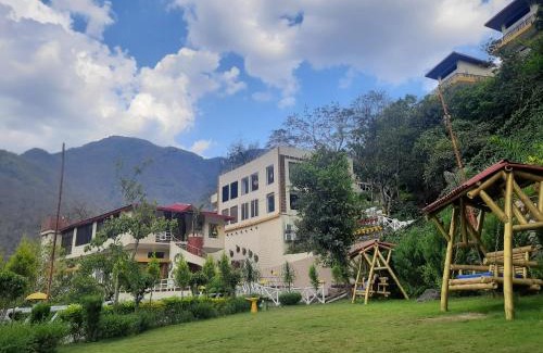Paliyal Gaon Resort | Veda5 Ayurveda & Yoga Retreat