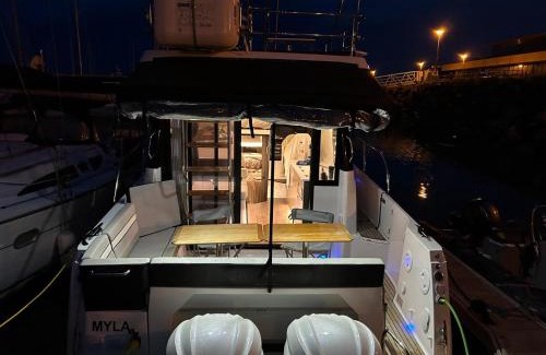 Bourgenay Boat Rental | Vedette MYLA Merry Fisher 10,95 Fly