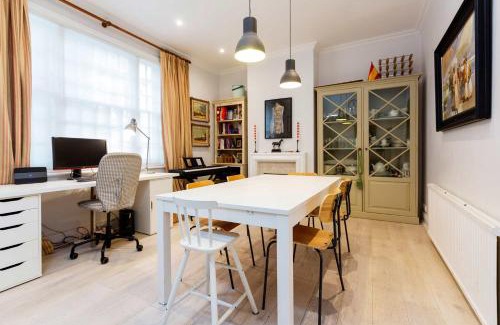 Queen's Gate House | Veeve - A Kensington Mews