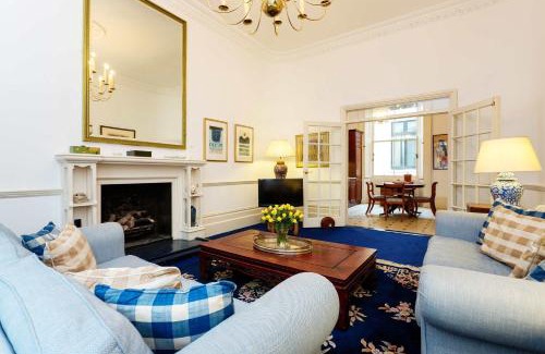 Bayswater Apartment | Veeve - Queen's Gardens Flat