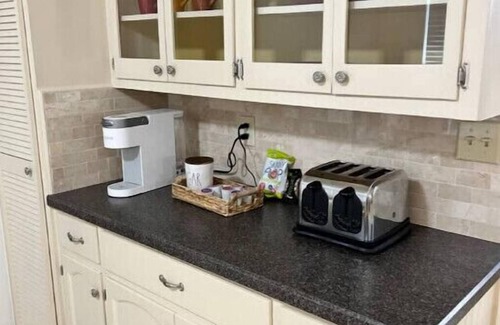 Gunter Afs House | Vega Vacation Spacious 3 BR w/king beds+pool
