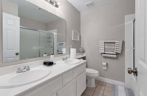 Green Valley North House | Vegas Pool Villa 12 min to Strip