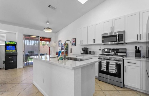 North Las Vegas House | Vegas Trip 5BD Home: Spa, Arcades, and More!