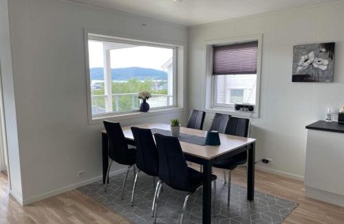 Finnsnes Apartment | Veien til Senja