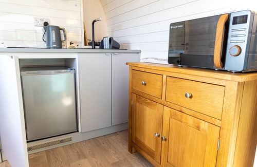 Arnold Cottage | Veiko - Mayflower Meadow