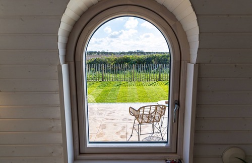 Arnold Cottage | Veiko - Mayflower Meadow