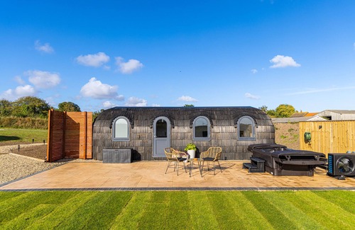 Arnold Cottage | Veiko - Mayflower Meadow