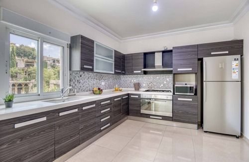 Aley Apartment | Veil 3-Bedroom Apartment in Aley
