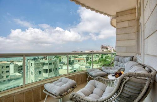Aley Apartment | Veil - Modern 3-Bedroom Apt & Balcony in Aley