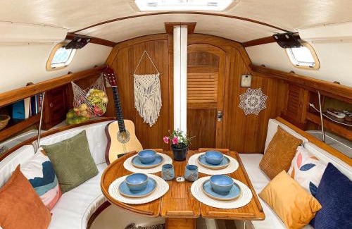 Ilha Grande Boat Rental | Veleiro Morada - charters and sailing experiences