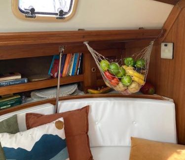 Ilha Grande Boat Rental | Veleiro Morada - charters and sailing experiences