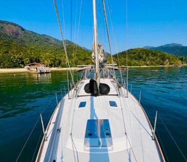 Conceicao de Jacarei Boat Rental | Veleiro Transoceânico em Angra do Reis com Capitão