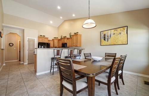 Fruita House | Velo III: BBQ, Fire Pit, and Dog Friendly