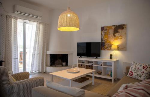 Milos Apartment | Veloudi's Apartment 1