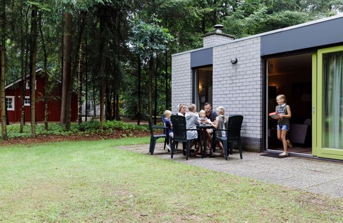 Epe House | Veluwe Bungalow With Cozy Fireplace