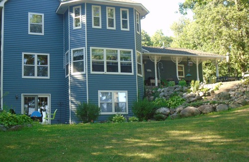 Crosslake House | VELVET SPRINGS Farmhouse on 6 Acres/300 Feet of Private Lakeshore (free pontoon
