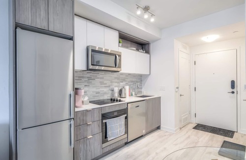 St. Lawrence Apartment | Velvet Stay