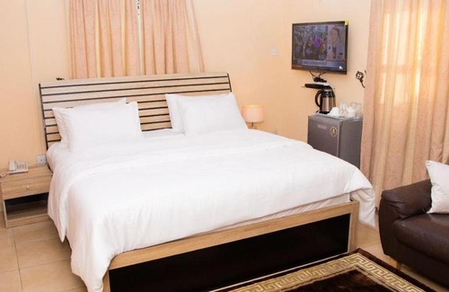 Lekki Phase 1 Apartment | VelvetRose Cottage