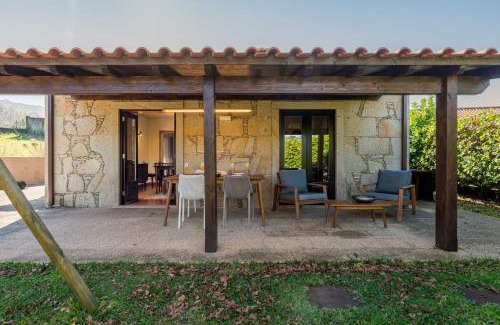 Venade House | Venade Mountain House by Portugal Active