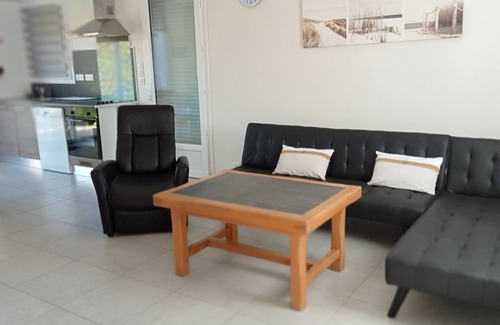 Angles House | Vendée villa, 2 bedrooms, 500m from shops, 1km from town center, 7km from beach