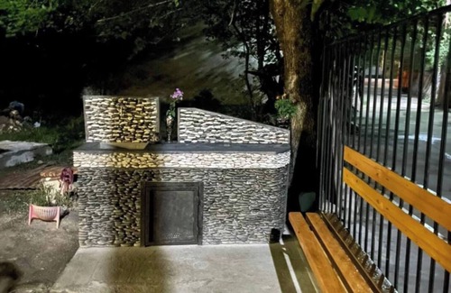 Ambrolauri Cottage | Venersika Hutierca hut