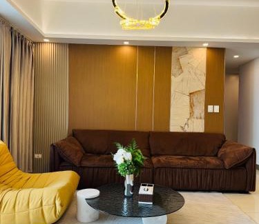 Pinagsama Apartment | Venetian Panorama BGC Venice Grand Canal Apart ment, 4 Bedrooms, for 10 Guests