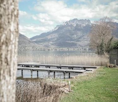 Cessenaz House | Venez Chez Vous Les Pieds dans l'Eau