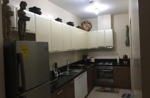 Pinagsama Apartment | Venice Apartments in McKinley Hill BGC Taguig with Netflix and WiFi