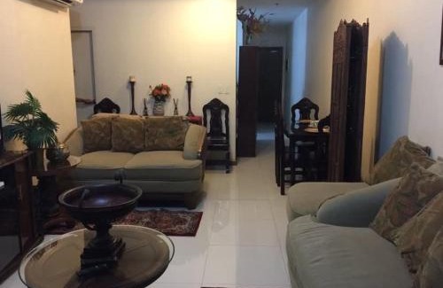 Pinagsama Apartment | Venice Apartments in McKinley Hill BGC Taguig with Netflix and WiFi