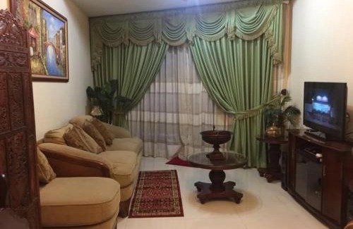 Pinagsama Apartment | Venice Apartments in McKinley Hill BGC Taguig with Netflix and WiFi