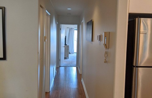 Venice House | Venice Beach's FINEST 1877SF 2BD 2BA & 2 CAR ATTACHED ENCLOSED PRIVATE GARAGE!n