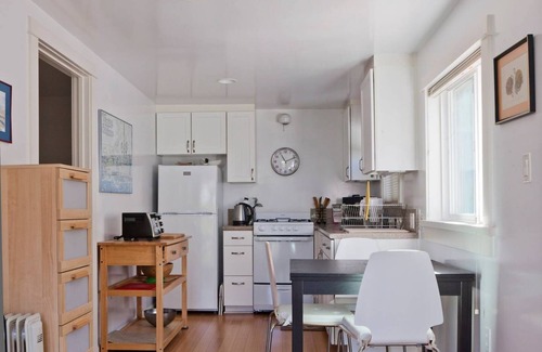 Venice Apartment | Venice Beach Studio Steps To The Sand With Parking at Property