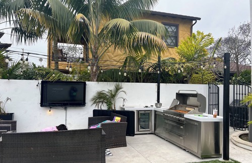 Venice House | Venice spacious 6 bedroom 4 bathroom house with a huge backyard