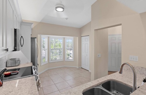 Plantation Condo | Venice Tropical Condo
