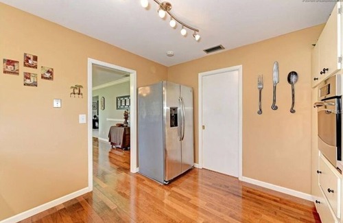 Venice Gardens House | Venice Vacation Rental with backyard lakefront