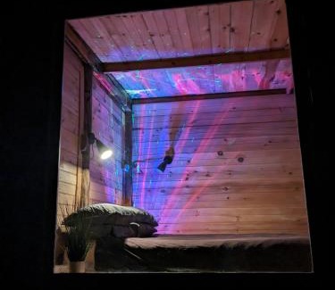 Leeds Other | Venster Your window to the wilderness