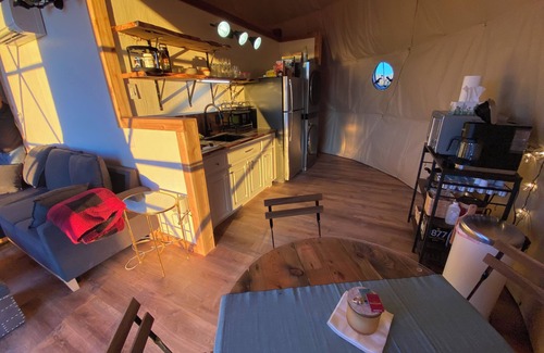 Oatmeal Cottage | Ventana Dome @ Rolling S Ranch