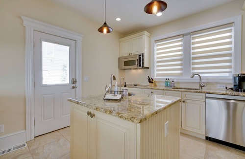 Ventnor City House | Ventnor City Retreat ~ 1 Block To Boardwalk!
