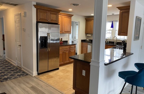 Ventnor City Condo | Ventnor newly renovated beach condo