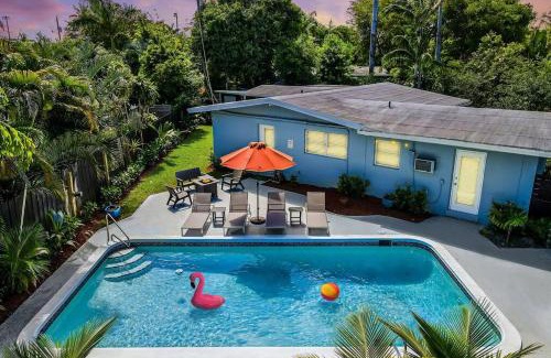 Middle River Terrace House | Ventur Tropical with Elite Pool & Ultimate Fun Zone
