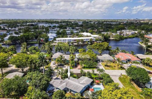 Middle River Terrace House | Ventur Tropical with Elite Pool & Ultimate Fun Zone
