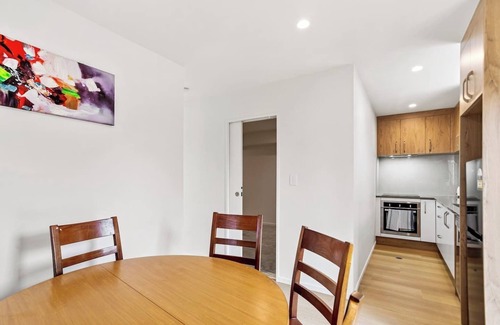 Mangere House | Ventura Haven Townhouse with Parking and Patio