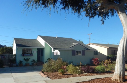 Ventura House | Ventura Oasis on a beautiful, quiet tree lined street, close to downtown & beach