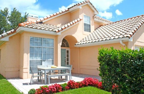 Ventura House | Ventura Place Country Club Home