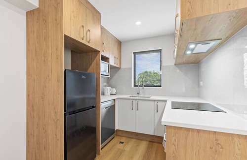 Mangere House | Ventura Serenity Townhouse with Parking and Patio