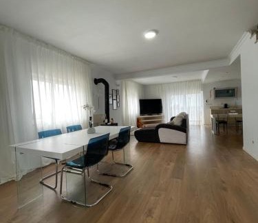 Lamas House | Venus House