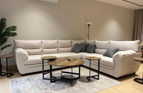 Al Khobar Apartment | Vera 1 Apartment شقه أنيقه بالخبر بثلاث غرف نوم وصاله تتسع ل 6 اشخاص